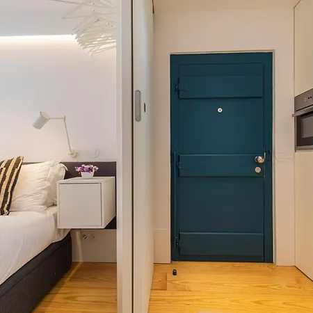 Lovelystay - The Blue Pool House * Lissabon