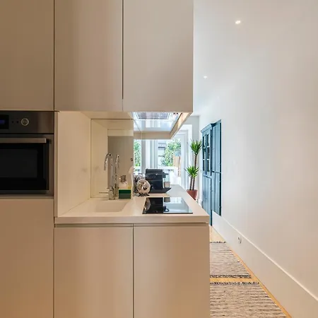 Apartment Lovelystay - The Blue Pool House Lisbon