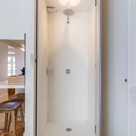 Apartment Lovelystay - The Blue Pool House *