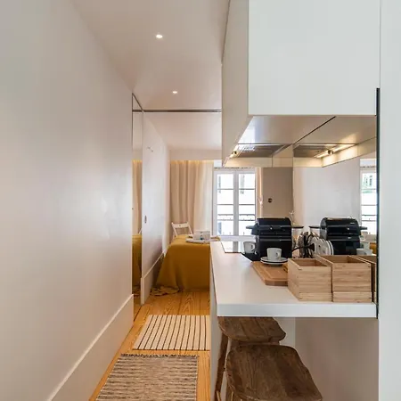 Lovelystay - The Blue Pool House * Lisbon