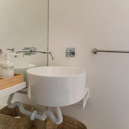 Apartment Lovelystay - The Blue Pool House *