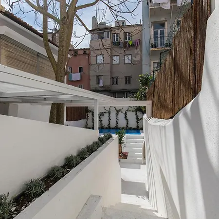 Apartment Lovelystay - The Blue Pool House