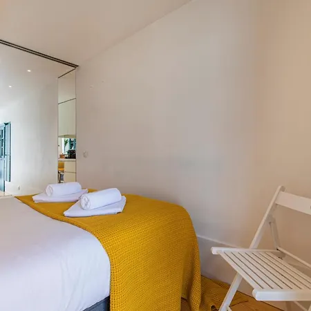 Lovelystay - The Blue Pool House Apartment *