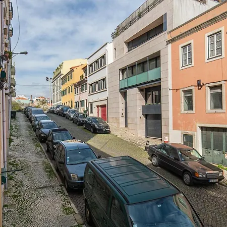 Lovelystay - The Blue Pool House Apartment Lisbon
